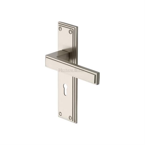 ATLANTIS LEVER HANDLE ON BACKPLATE